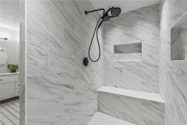 $975,000 | 102 Northwest Hackberry Street, Lee's Summit, MO 64064