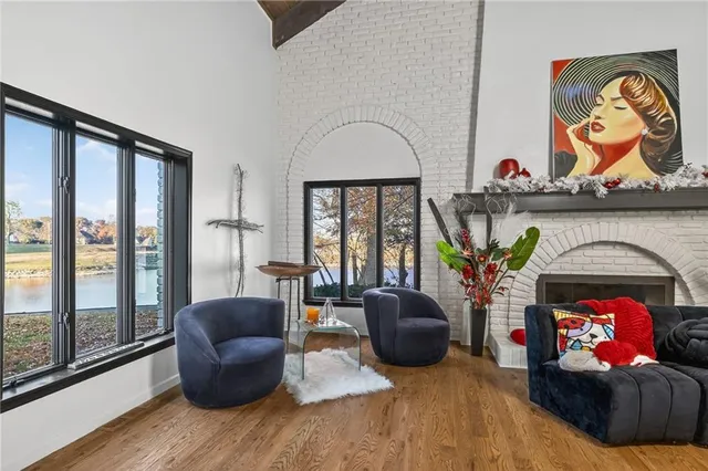 $950,000 | 102 Northwest Hackberry Street, Lee's Summit, MO 64064