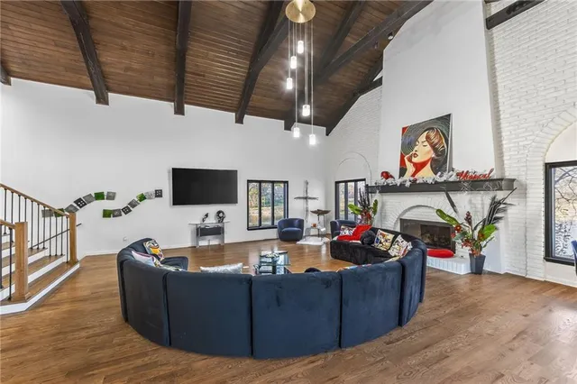 $975,000 | 102 Northwest Hackberry Street, Lee's Summit, MO 64064