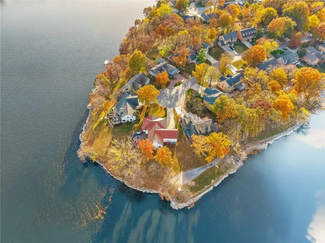 $975,000 | 102 Northwest Hackberry Street, Lee's Summit, MO 64064