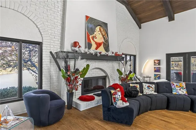 $975,000 | 102 Northwest Hackberry Street, Lee's Summit, MO 64064