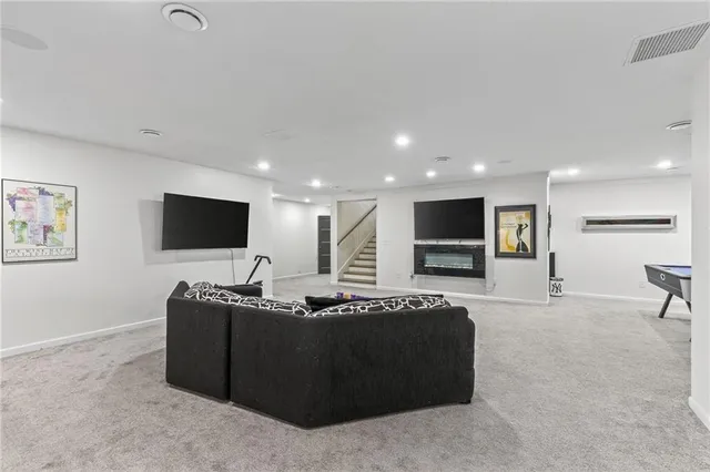 $950,000 | 102 Northwest Hackberry Street, Lee's Summit, MO 64064