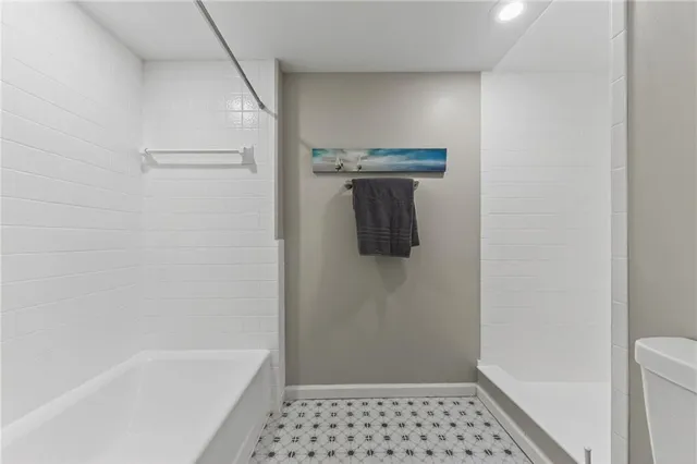 $950,000 | 102 Northwest Hackberry Street, Lee's Summit, MO 64064