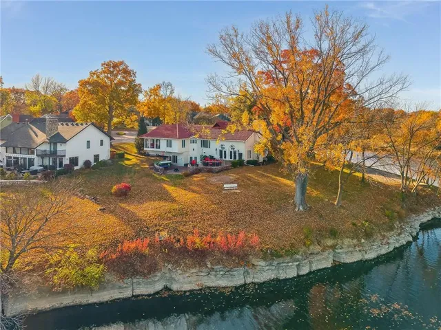 $975,000 | 102 Northwest Hackberry Street, Lee's Summit, MO 64064