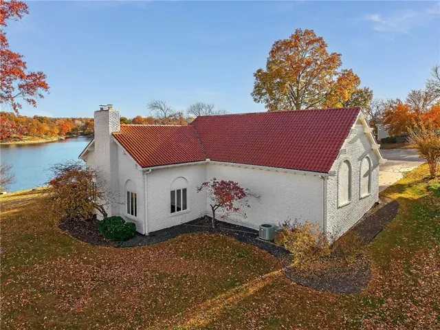 $975,000 | 102 Northwest Hackberry Street, Lee's Summit, MO 64064