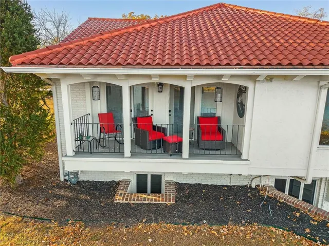 $975,000 | 102 Northwest Hackberry Street, Lee's Summit, MO 64064