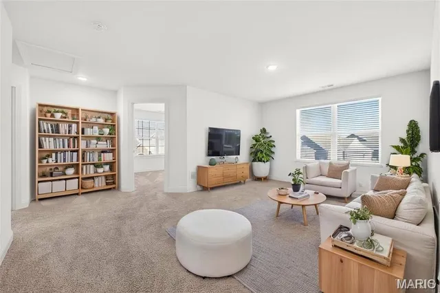 $625,000 | 396 Haycastle Drive, Lake St. Louis, MO 63367