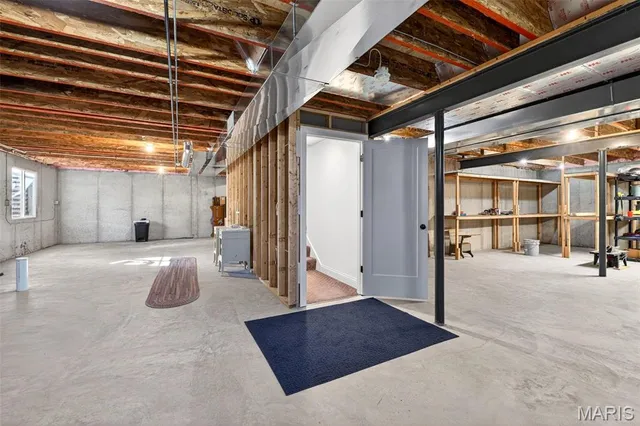 $625,000 | 396 Haycastle Drive, Lake St. Louis, MO 63367