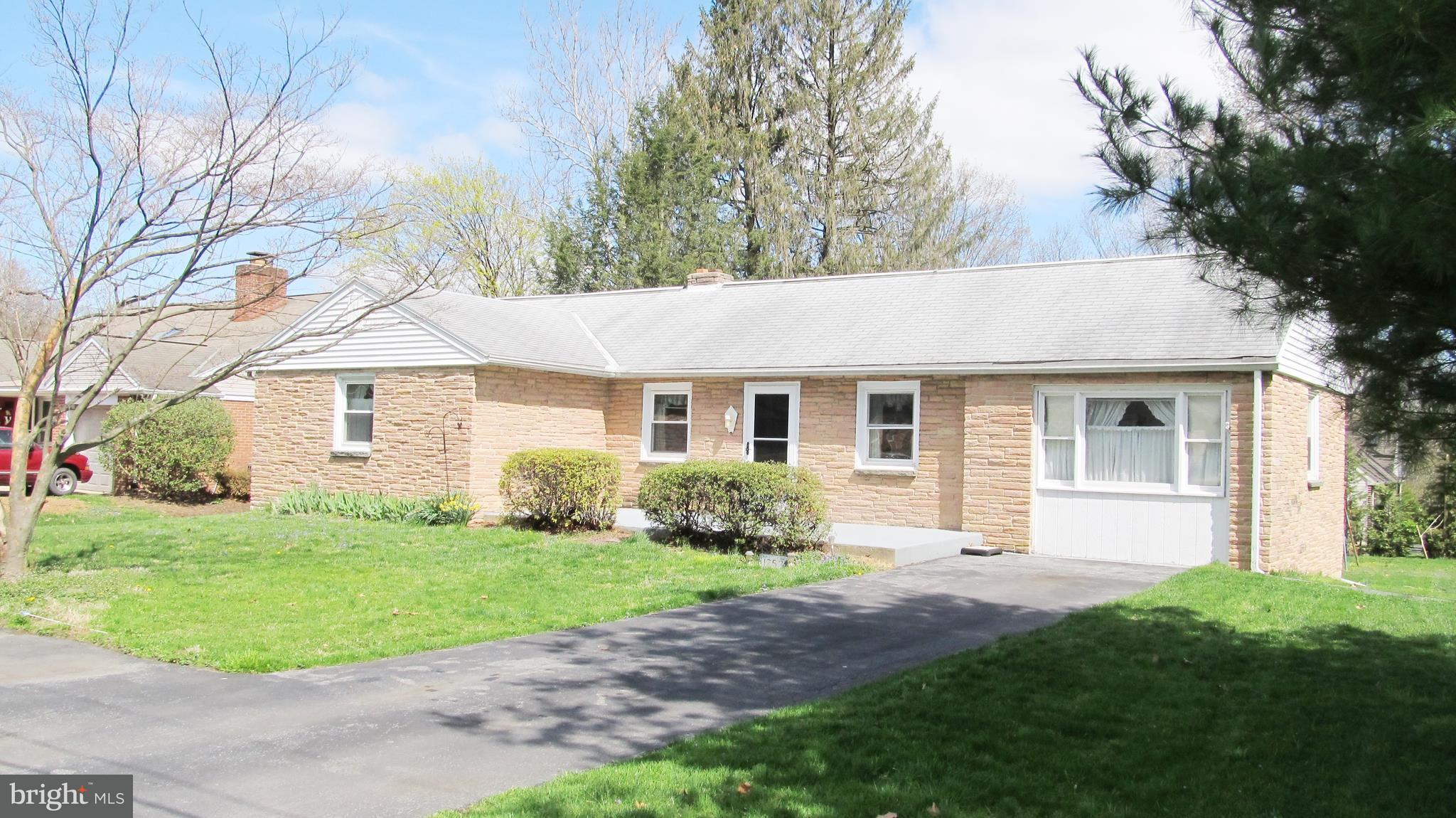 1753 Ridgeview Avenue Lancaster, PA 17603 - Photo 1 of 16 Gallery Image 1