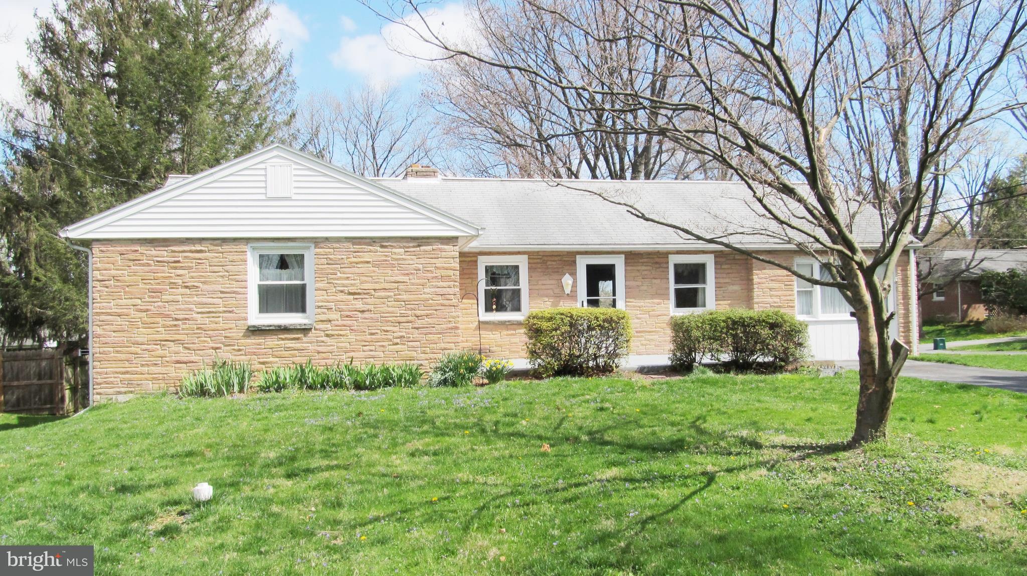 1753 Ridgeview Avenue Lancaster, PA 17603 - Photo 4 of 16 Gallery Image 4