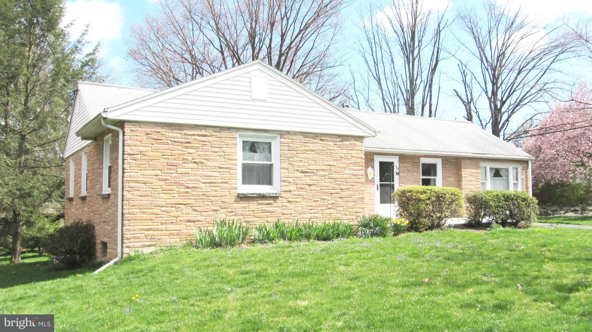 1753 Ridgeview Avenue Lancaster, PA 17603 - Photo 5 of 16 Gallery Image 5