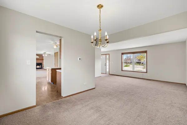 $375,000 | 1266 Fernleaf Drive, Crystal Lake, IL 60014