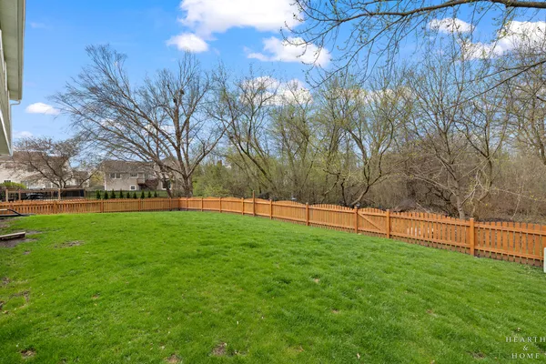 $375,000 | 1266 Fernleaf Drive, Crystal Lake, IL 60014
