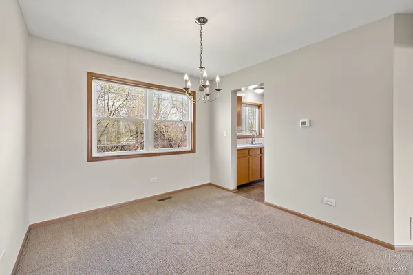 $375,000 | 1266 Fernleaf Drive, Crystal Lake, IL 60014