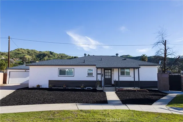 $5,000 | 8330 Glenoaks Boulevard, Sun Valley, CA 91352