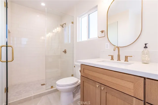 $5,000 | 8330 Glenoaks Boulevard, Sun Valley, CA 91352