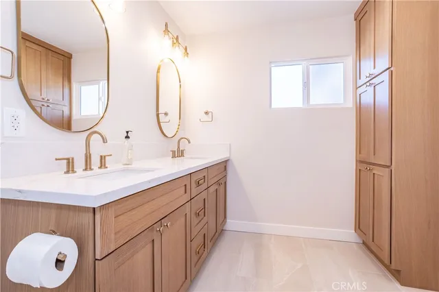 $5,000 | 8330 Glenoaks Boulevard, Sun Valley, CA 91352