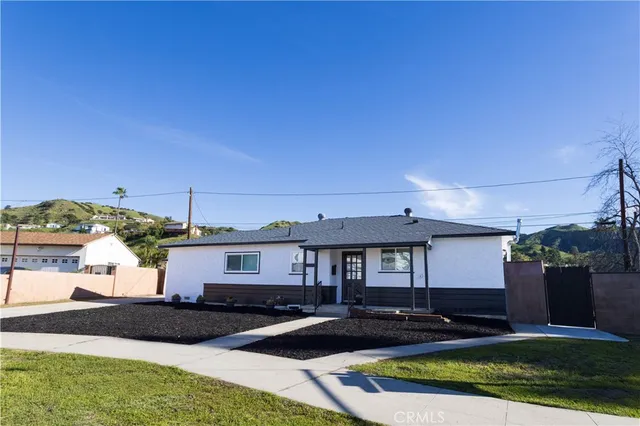 $5,000 | 8330 Glenoaks Boulevard, Sun Valley, CA 91352