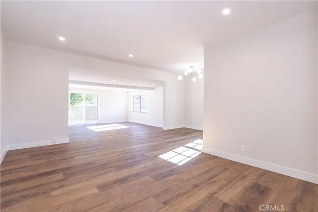 $5,000 | 8330 Glenoaks Boulevard, Sun Valley, CA 91352