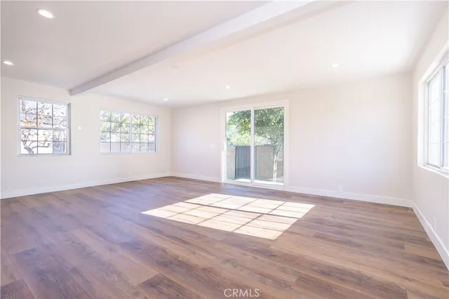 $5,000 | 8330 Glenoaks Boulevard, Sun Valley, CA 91352