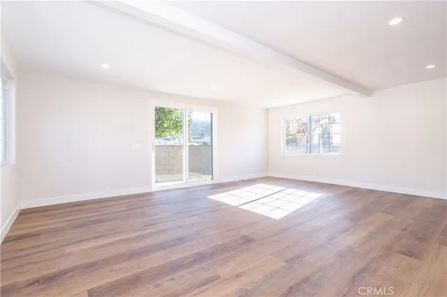 $5,000 | 8330 Glenoaks Boulevard, Sun Valley, CA 91352