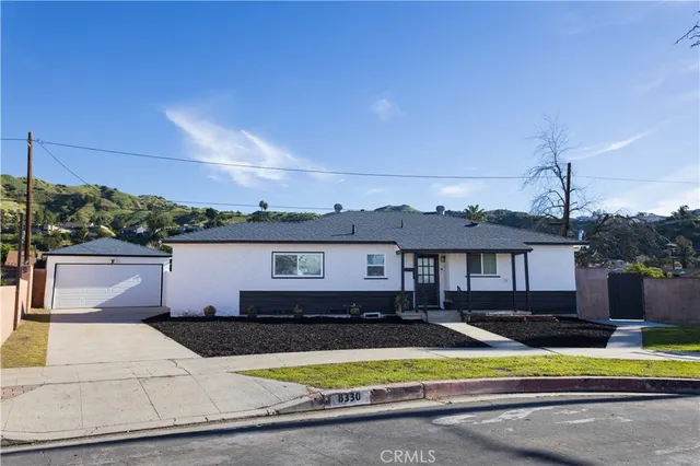 $5,000 | 8330 Glenoaks Boulevard, Sun Valley, CA 91352