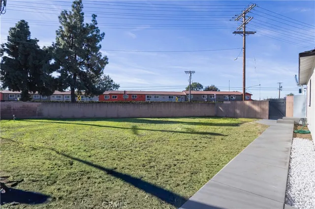 $5,000 | 8330 Glenoaks Boulevard, Sun Valley, CA 91352