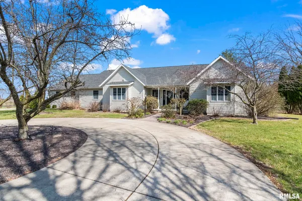 $575,000 | 5930 North Lake Road, Springfield, IL 62711