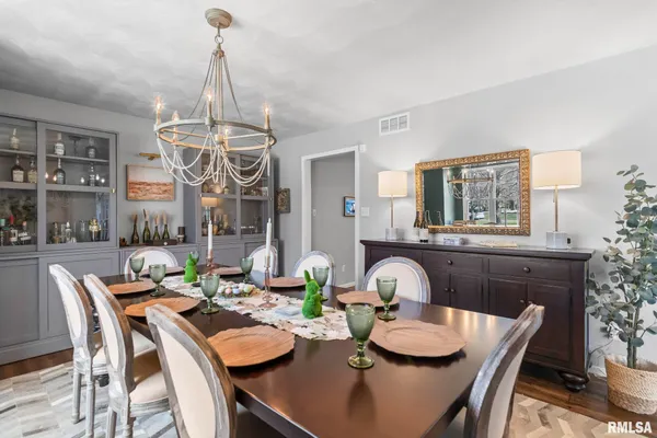 $575,000 | 5930 North Lake Road, Springfield, IL 62711