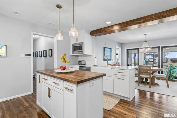 $575,000 | 5930 North Lake Road, Springfield, IL 62711