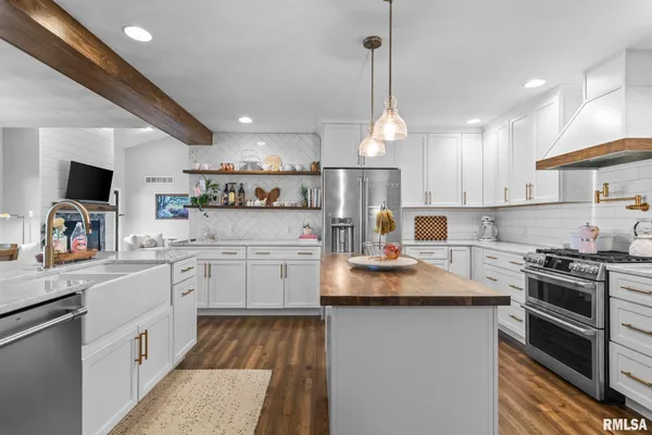 $575,000 | 5930 North Lake Road, Springfield, IL 62711