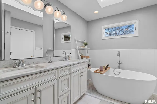 $575,000 | 5930 North Lake Road, Springfield, IL 62711