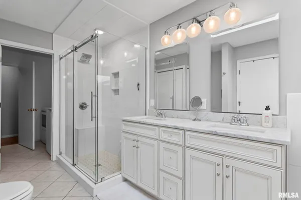 $575,000 | 5930 North Lake Road, Springfield, IL 62711