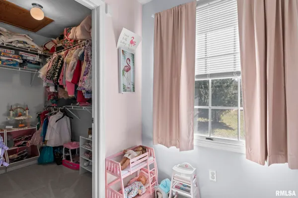 $575,000 | 5930 North Lake Road, Springfield, IL 62711