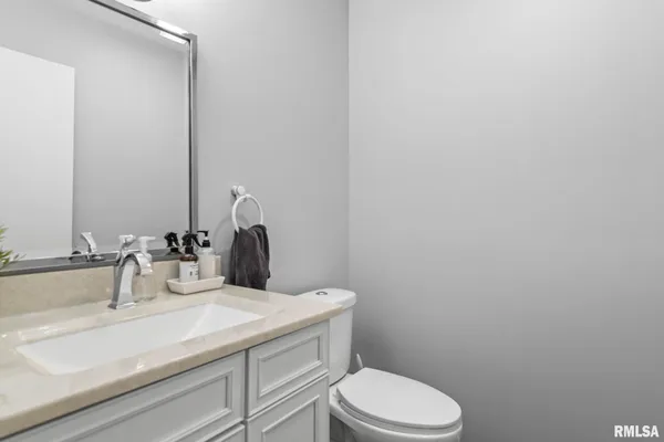 $575,000 | 5930 North Lake Road, Springfield, IL 62711