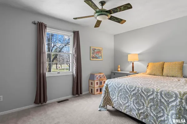 $575,000 | 5930 North Lake Road, Springfield, IL 62711