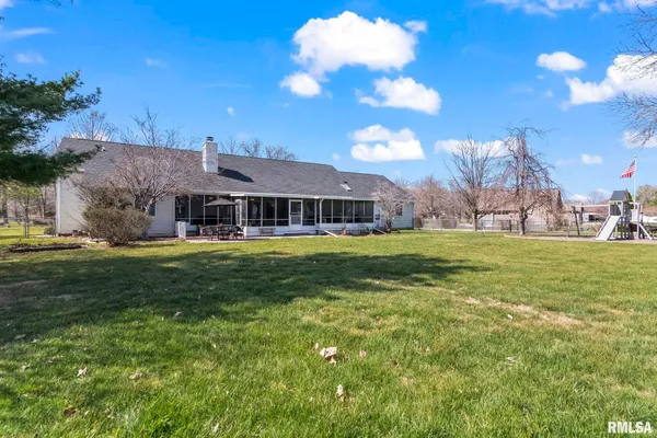 $575,000 | 5930 North Lake Road, Springfield, IL 62711