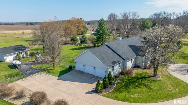 $575,000 | 5930 North Lake Road, Springfield, IL 62711