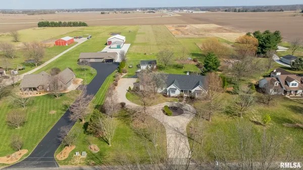 $575,000 | 5930 North Lake Road, Springfield, IL 62711