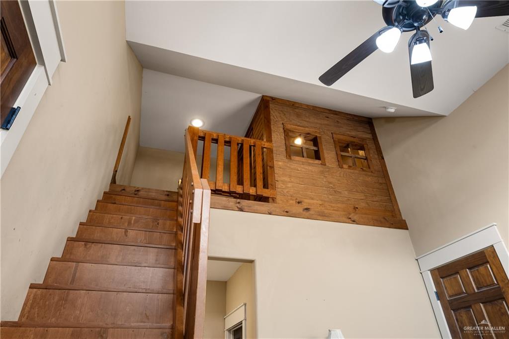 17839 Abd Road Harlingen, TX 78552 - Photo 23 of 38 a view of entryway and hall