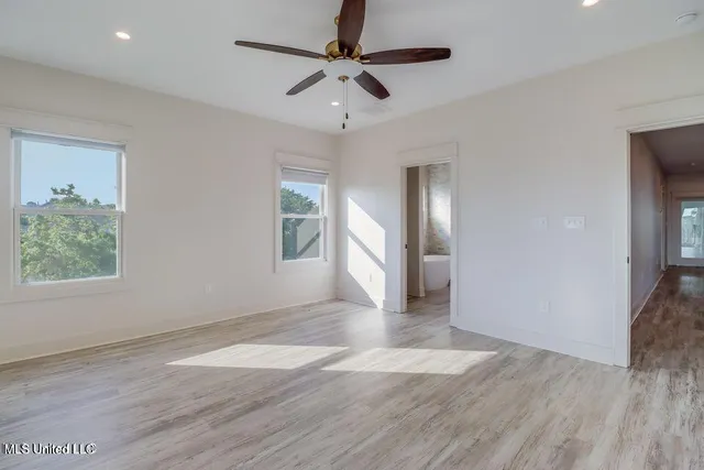 $2,950 | 238 Lovers Lane, Ocean Springs, MS 39564