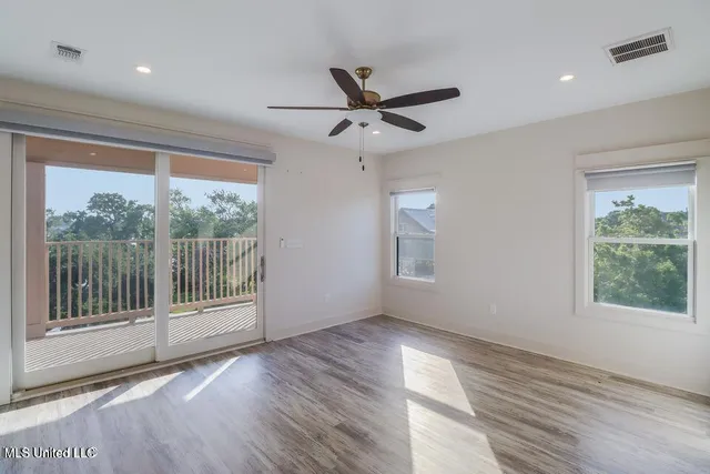 $2,950 | 238 Lovers Lane, Ocean Springs, MS 39564