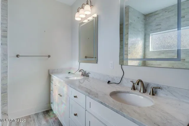 $2,950 | 238 Lovers Lane, Ocean Springs, MS 39564