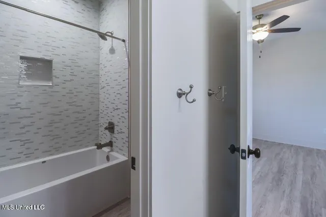 $2,950 | 238 Lovers Lane, Ocean Springs, MS 39564