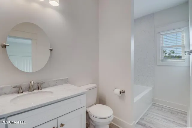 $2,950 | 238 Lovers Lane, Ocean Springs, MS 39564