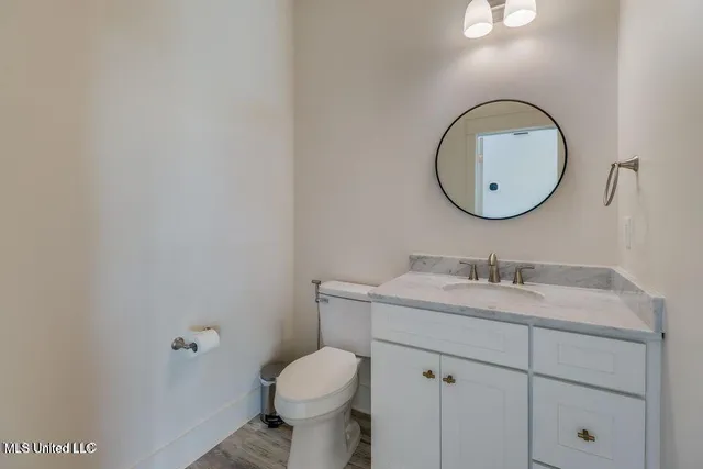 $2,950 | 238 Lovers Lane, Ocean Springs, MS 39564