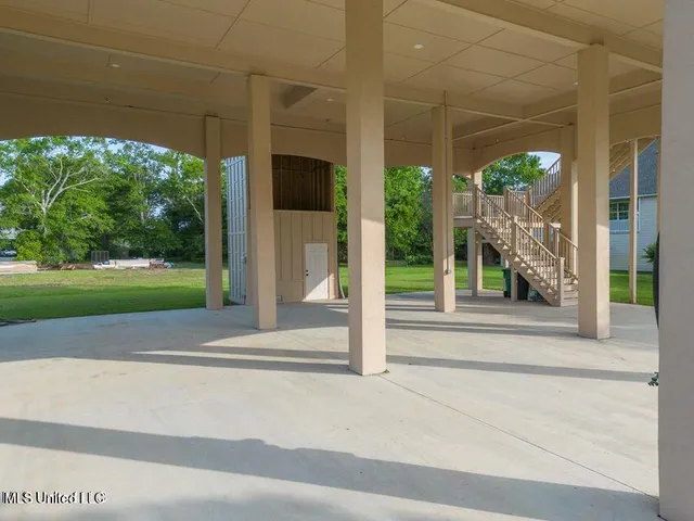 $2,950 | 238 Lovers Lane, Ocean Springs, MS 39564