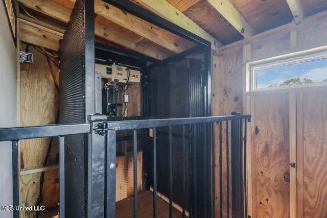 $2,950 | 238 Lovers Lane, Ocean Springs, MS 39564