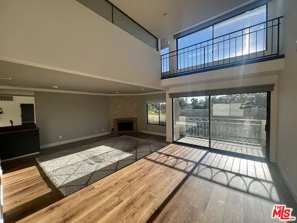 $5,095 | 390 South Sepulveda Boulevard, Unit A302, Los Angeles, CA 90049