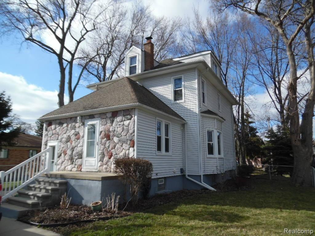 1807 Goddard Road Wyandotte, MI 48192 - Photo 22 of 23 1807 Goddard 025.JPG